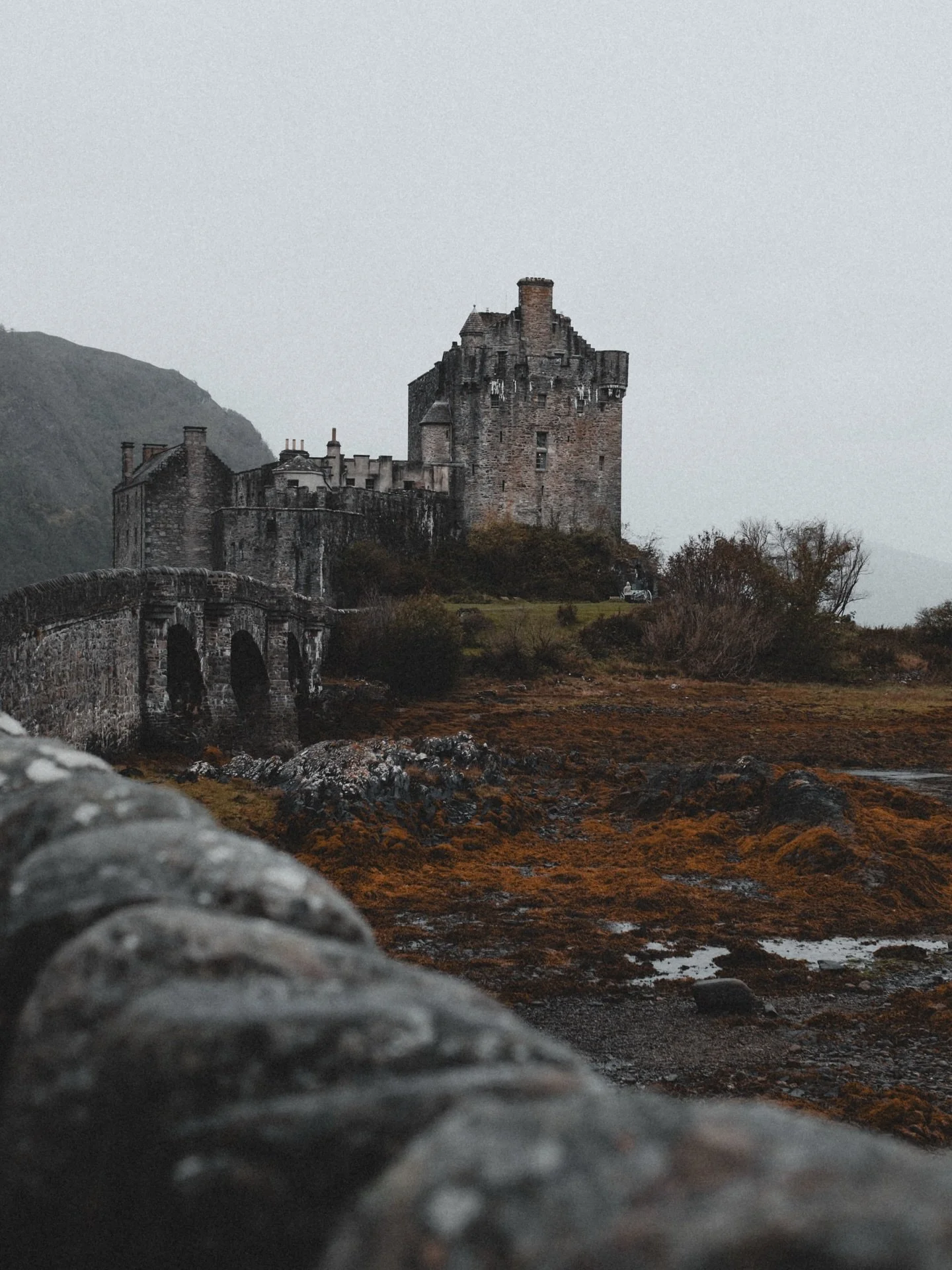 Eilean Donan Castle Looking moody in storm Amy, on a road trip Friday. 

@jefafnacake 
#eileandonancastle @visitscotland #visitscotland