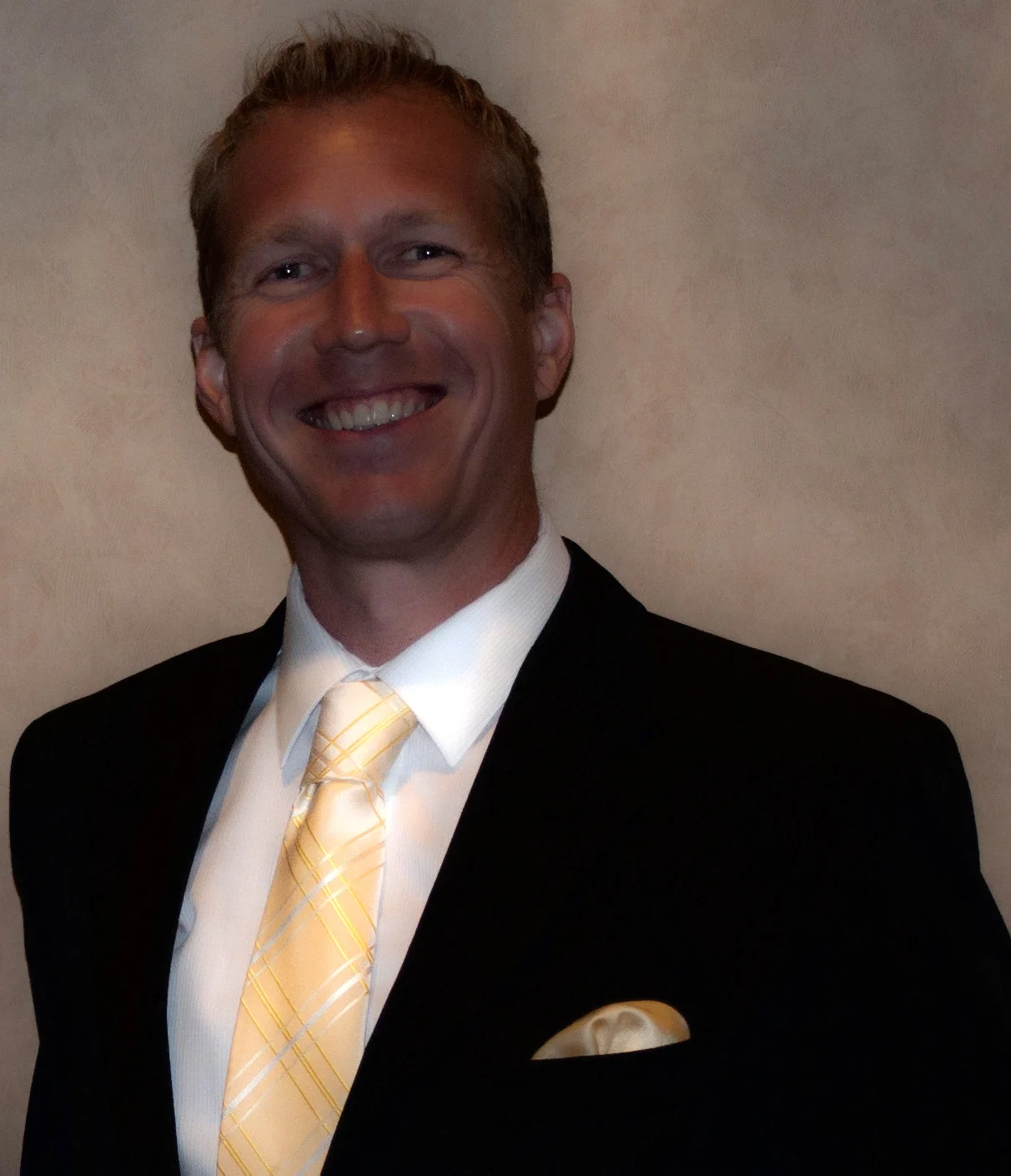 Paul Gustafson is currently a Senior Corporate Regulatory Compliance and Enforcement Advisor within the Regulatory Operation and Enforcement Branch of Health Canada.
