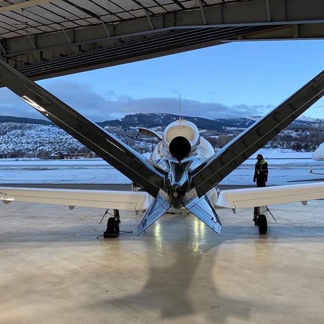SF50 ruddervator poking its head out just after dawn in KASE #p6aviation #cirrusaircraft #visionjet #aspen #dawn