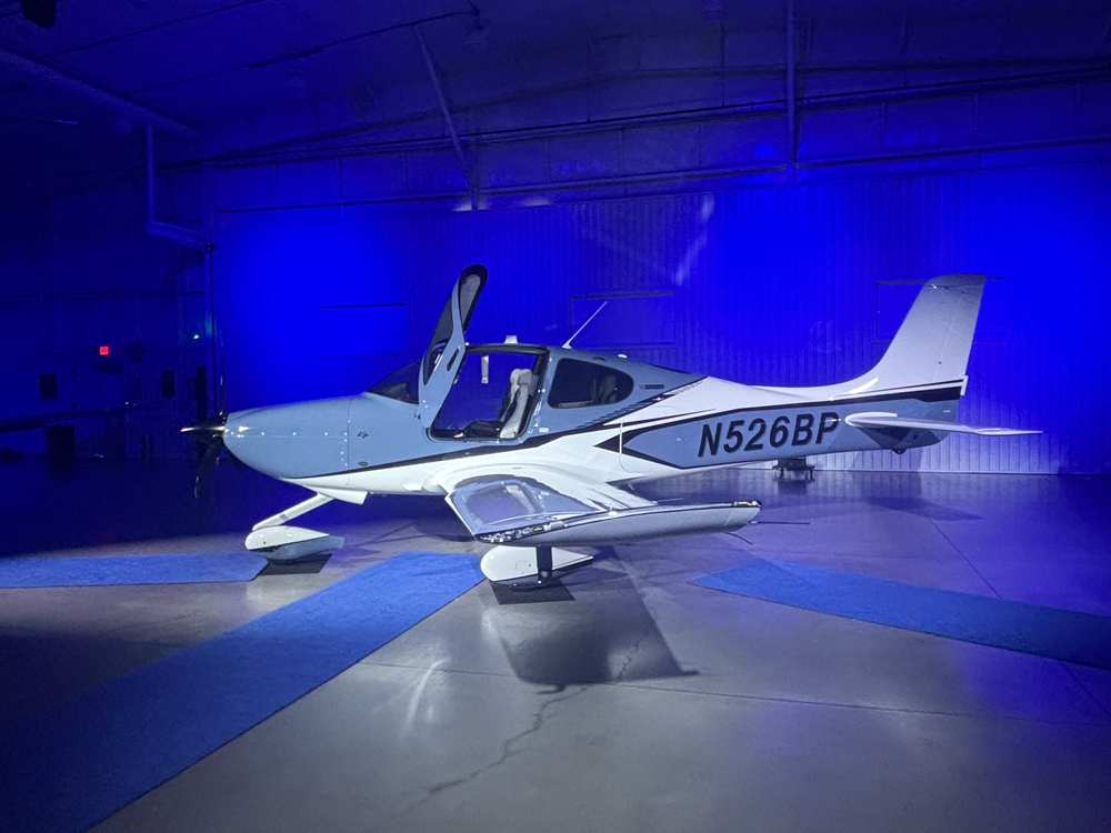 Modern Cirrus Fleet for Flight Training & Rental | P6 Aviation