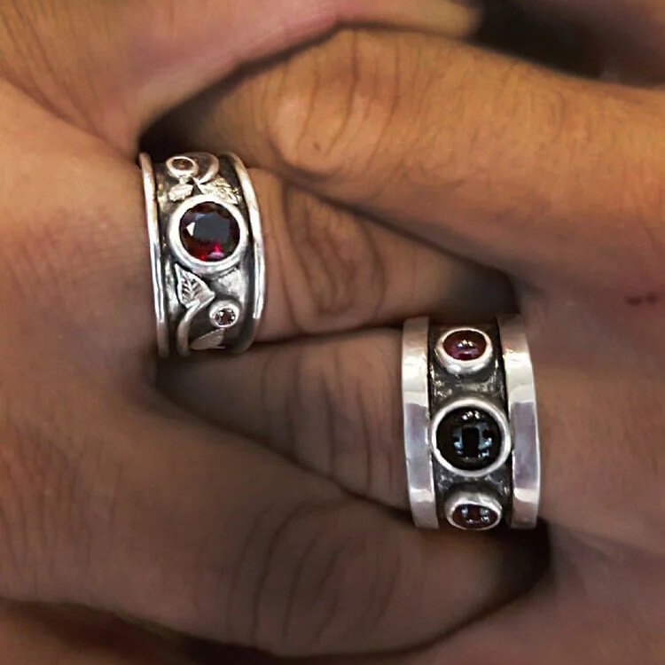 chelsea-mainwaring-hands-rings.jpg