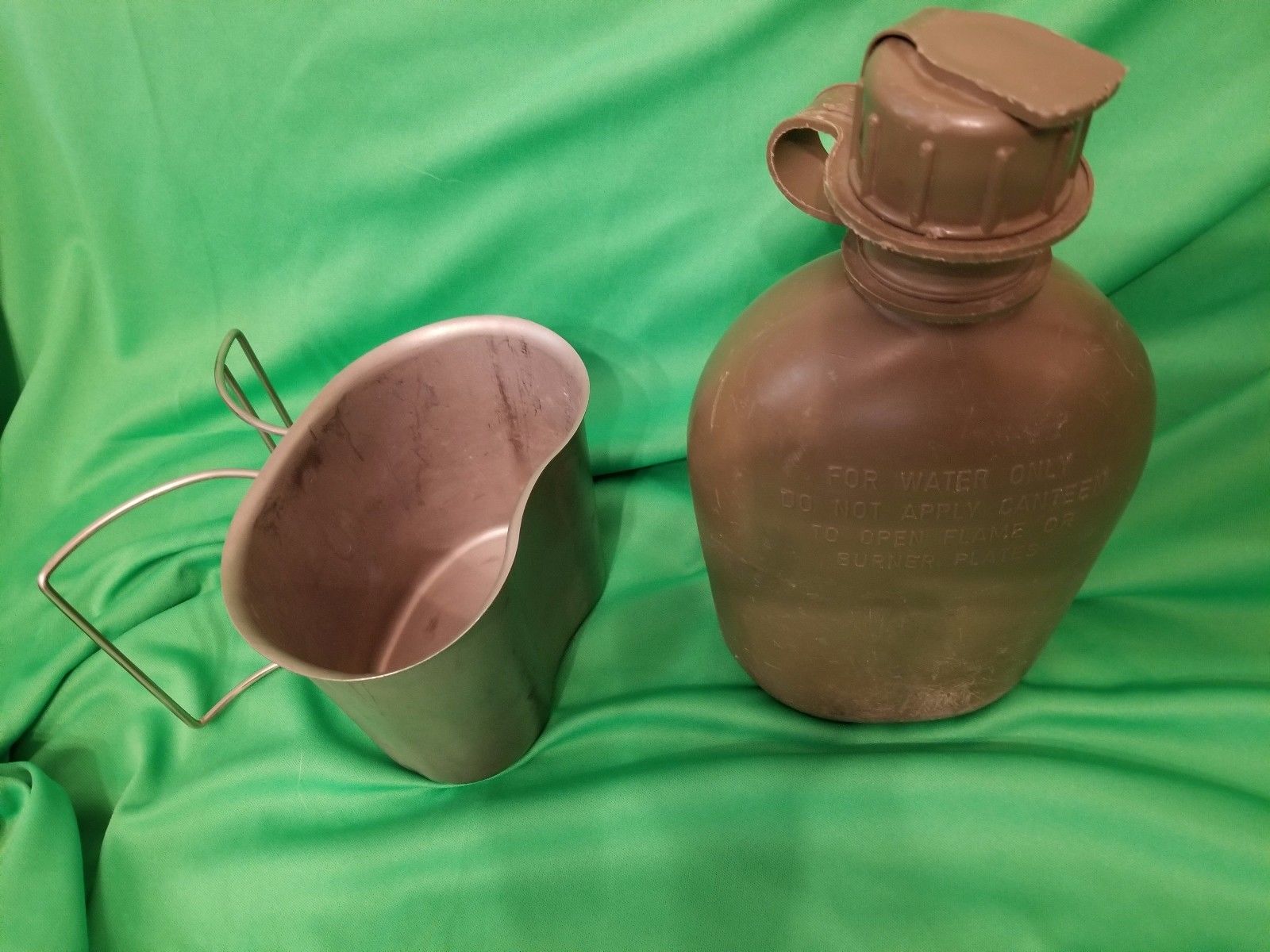 US Military Canteen with Cup and ACU Molle 2 Carrier — James Surplus
