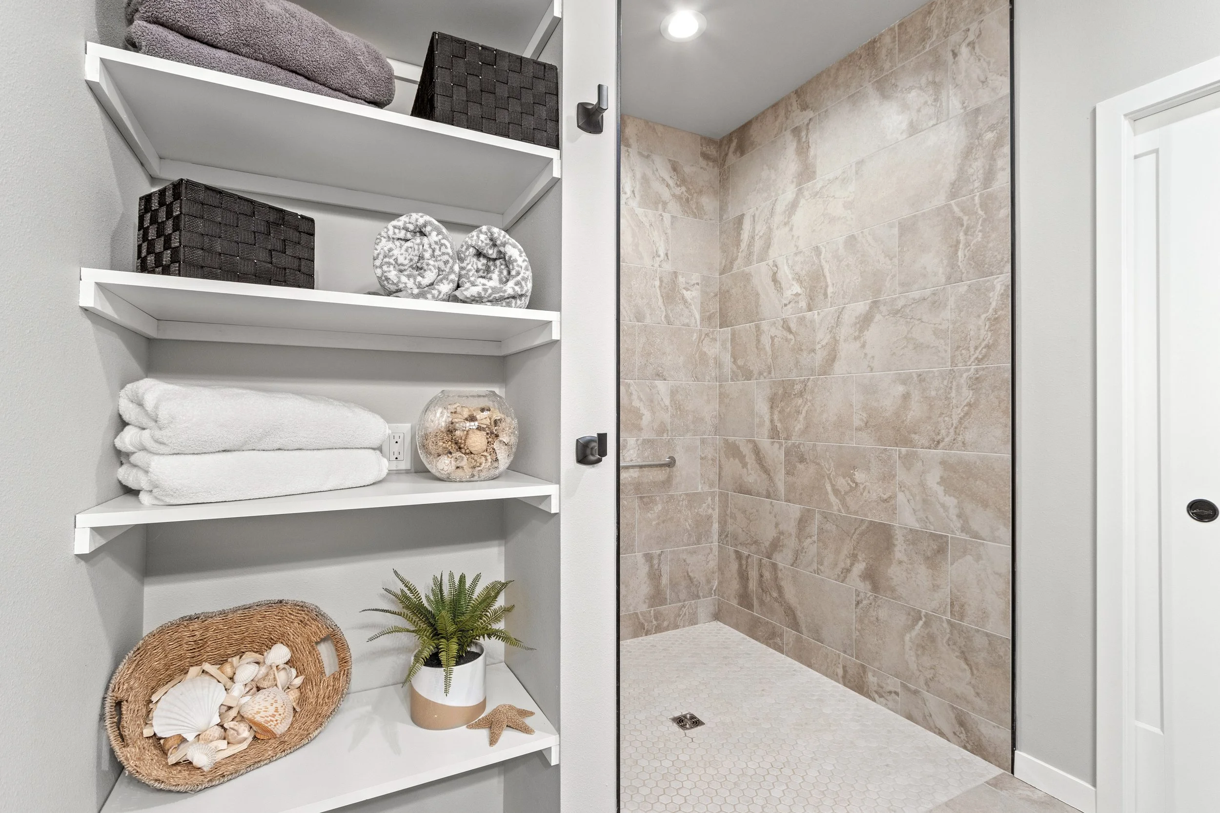 6856 Rembrandt Rd-8.jpg
