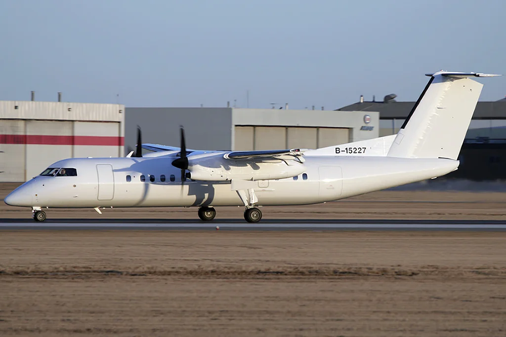Cdn Avn Spotter Photo © Calgary, AB 18-Feb-2008