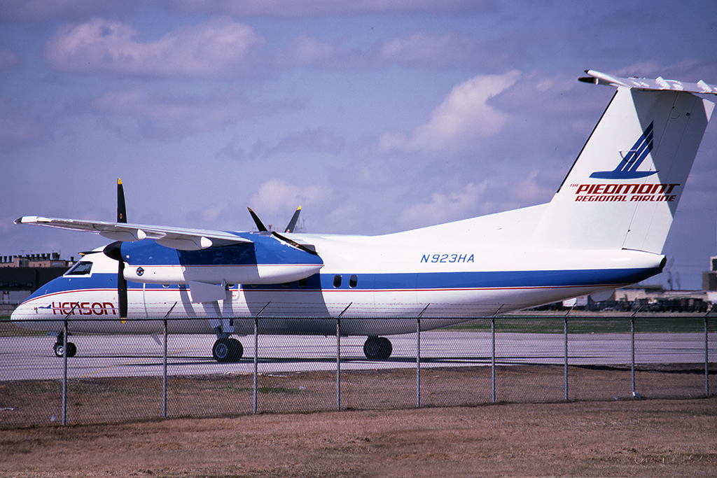 99_N923HA_UNK_DOWNSVIEW_26-APR-1988_1024_SSOK.jpg