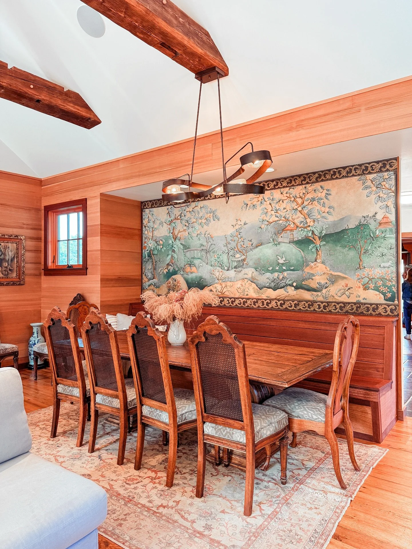 That Chilmark charm 🏡

#chilmark #marthasvineyardrealestate #diningroomdecor #forsale #marthasvineyard #housetour