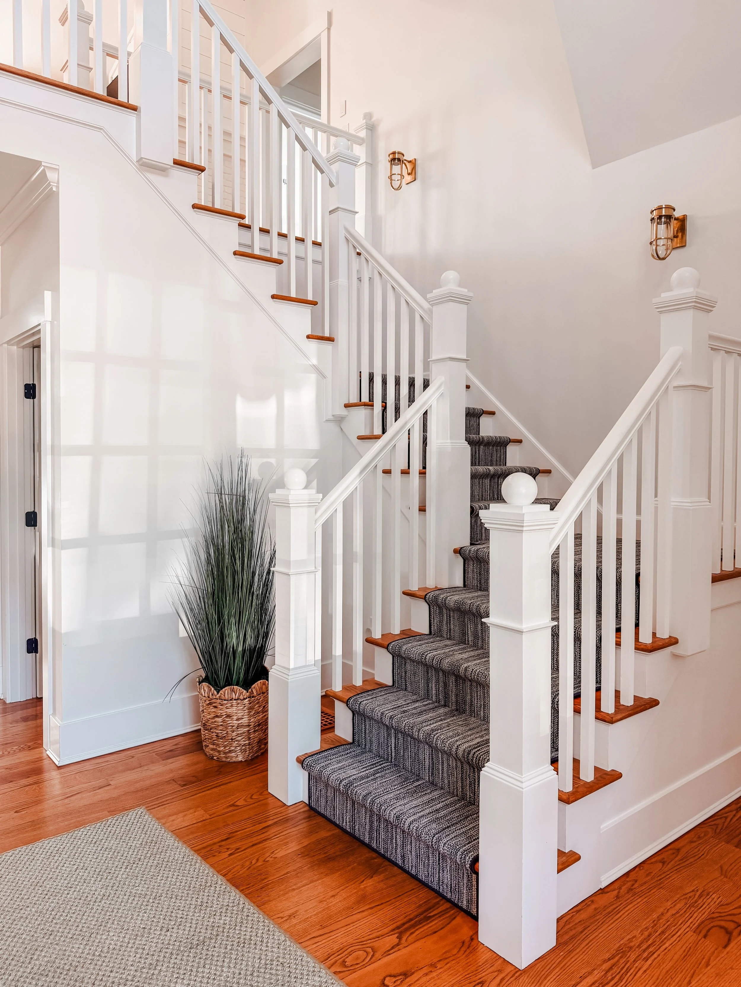 Every great Vineyard home starts with an unforgettable entrance. ✨ 
.
#Katama #MarthasVineyard #LuxuryRealEstate #NewEnglandHomes #SummerHome