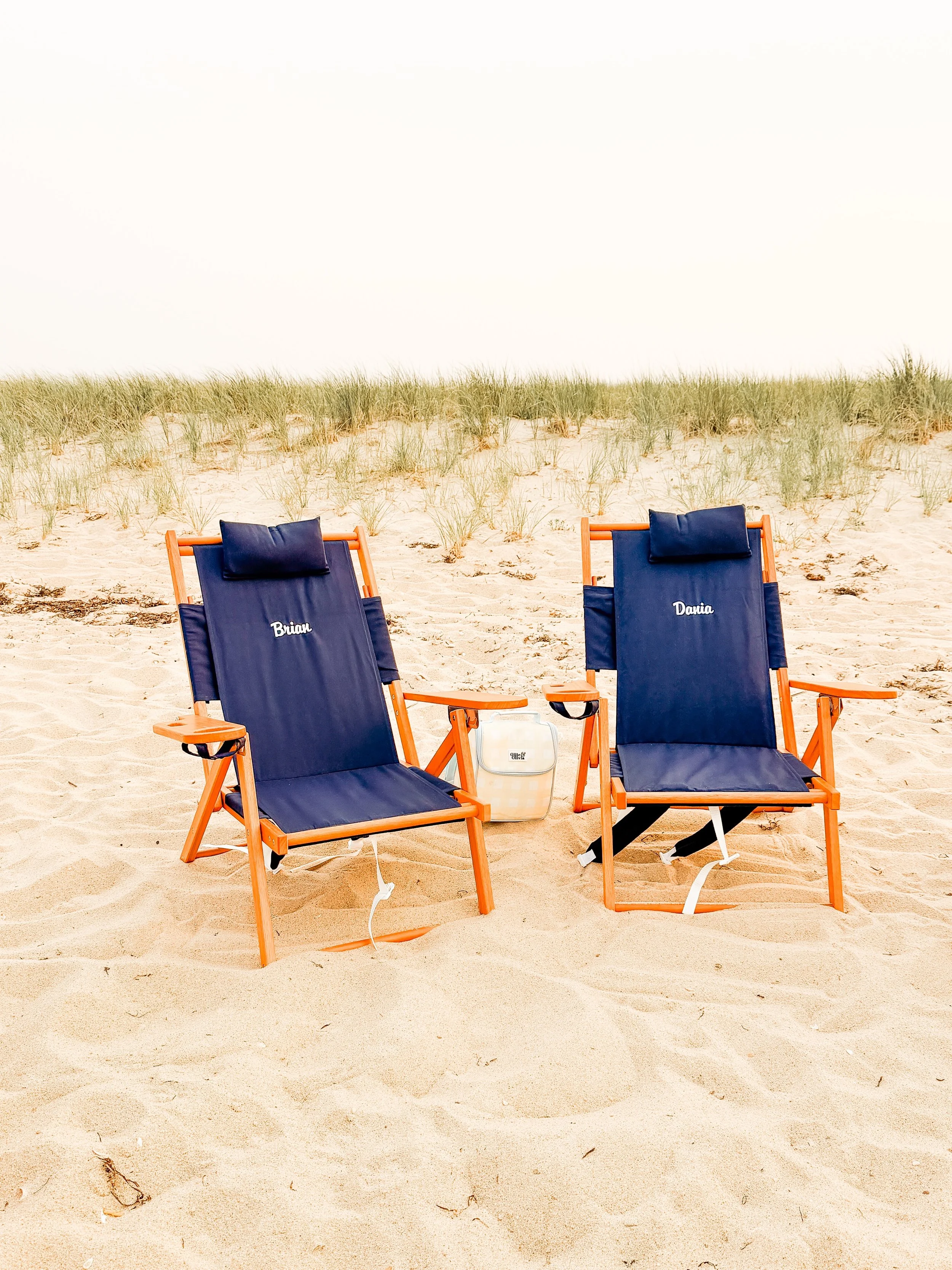 The best present you can get any islander. @kmsheehy, the ultimate gift giver! 💙🌊 @capecodbeachchair #beachdatenight #marthasvineyard