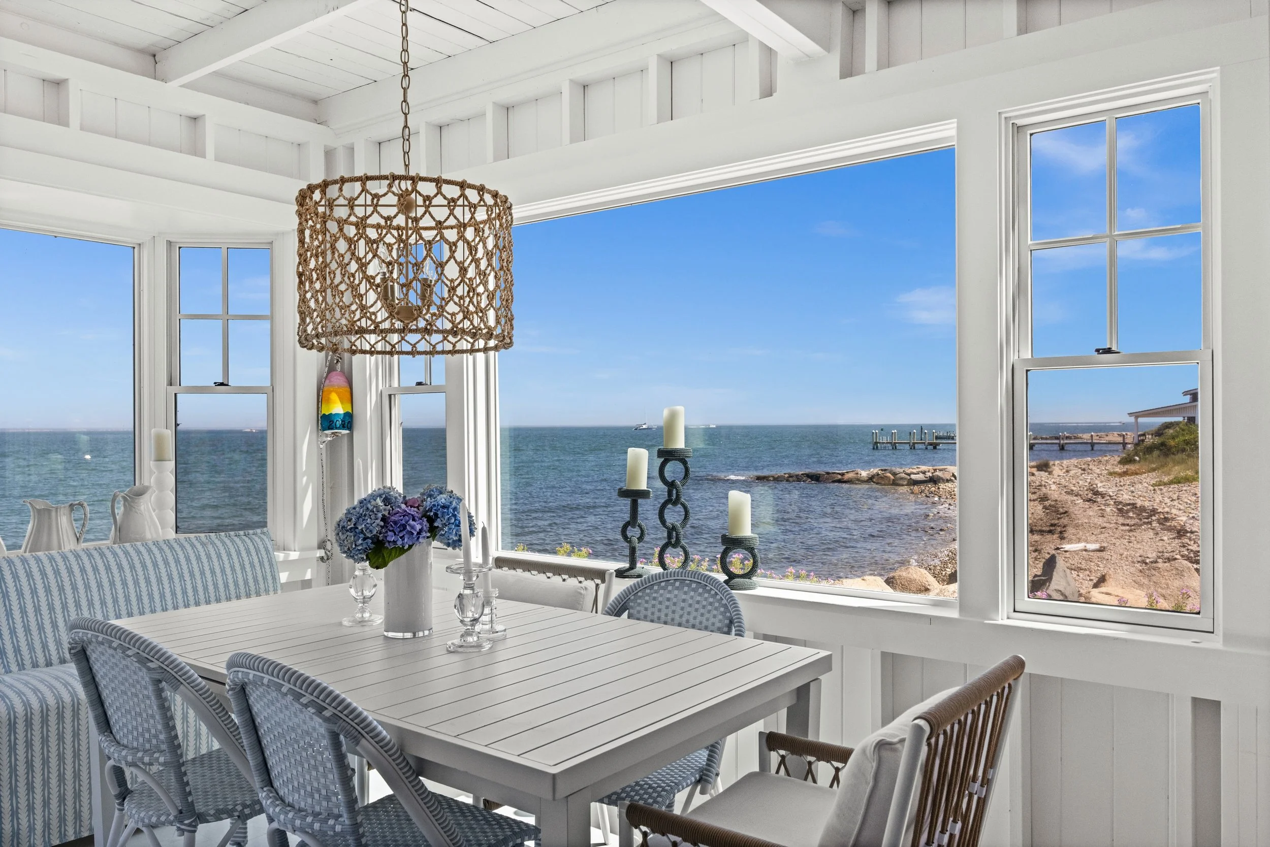 Every meal comes with a front-row seat to the sea. 🌊☀️ There&rsquo;s something magical about mornings with coffee by the water and evenings watching the sailboats and ferries drift by. This is summer on Martha&rsquo;s Vineyard at its finest!
.
#mart
