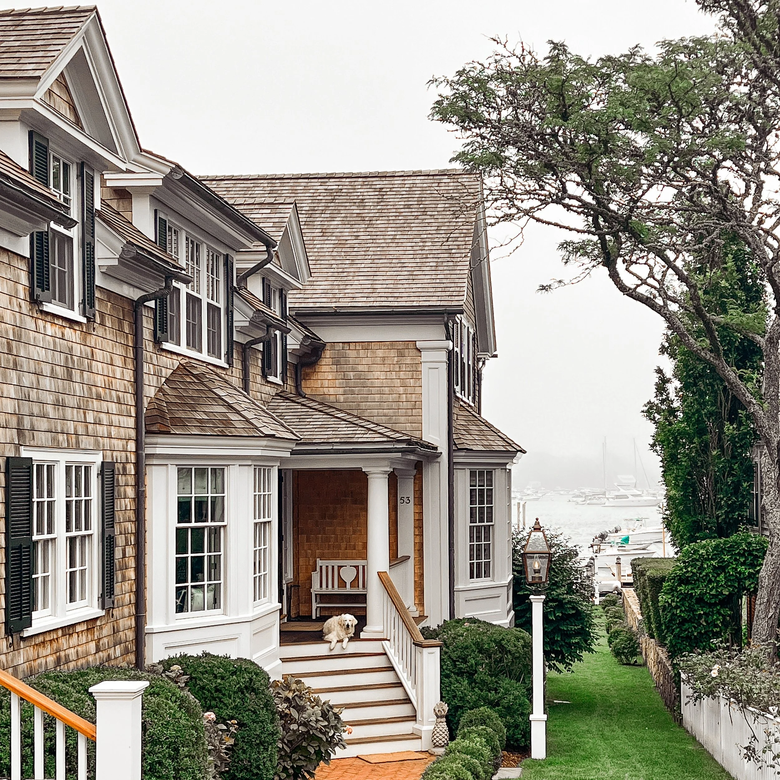 Even the grayest day here is better than the sunniest day anywhere else. 🌊 #marthasvineyard #summerhouse #realestatephotography #newengland