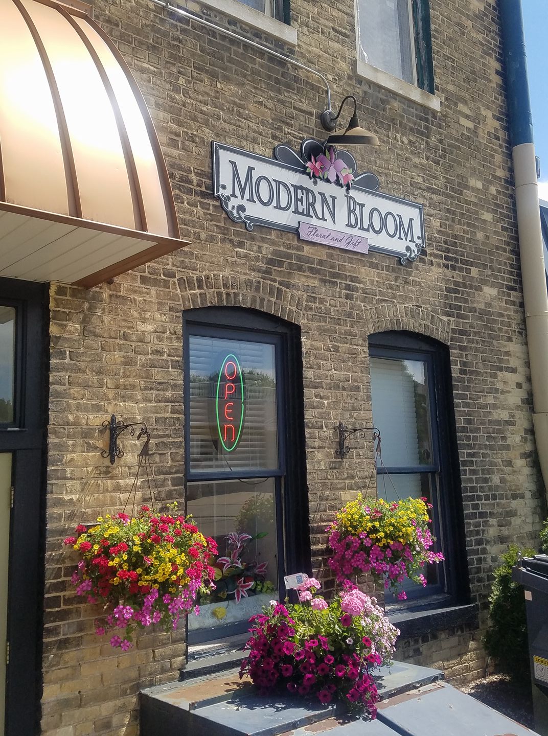 Modern-bloom-oconomowoc.jpg
