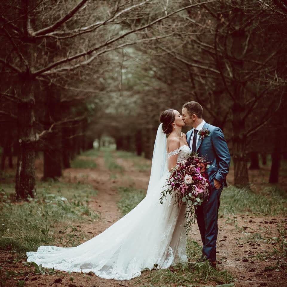 &quot;A life without love is like a year without spring.&quot; - Octavian Paler 
Happy #firstdayofspring 🌸 🌿 

♡ Photographer: @ashleyannphoto 
♡ Floral: Modern Bloom #oconomowocwi 
.
.
.
.
.
.
#happyfirstdayofspring #theknot #premierbride #wiscons