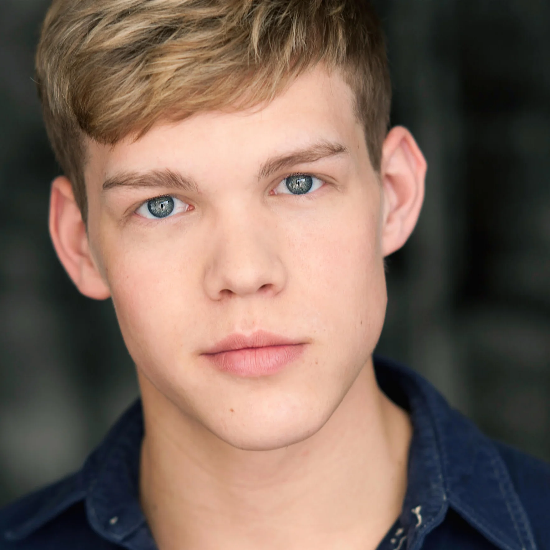ADAM FANE ( Ensemble, Lewis, u/s Pippin ) is thrilled to return to the Mercury Theater/Venus Cabaret after playing Rod in the 2014 production of Avenue Q . Selected credits include: Rock of Ages (National Tour); Billy Elliot: the Musical (Porchlight Music Theatre); Disney’s The Little Mermaid, Mamma Mia!, Hairspray & Mary Poppins (Paramount Theatre); Gypsy, Shrek the Musical, & Ride the Cyclone (Chicago Shakespeare Theater); Avenue Q (Jeff Award Nominated, NightBlue) Selected on-camera credits include “Canal Street” and “Chicago P.D.”