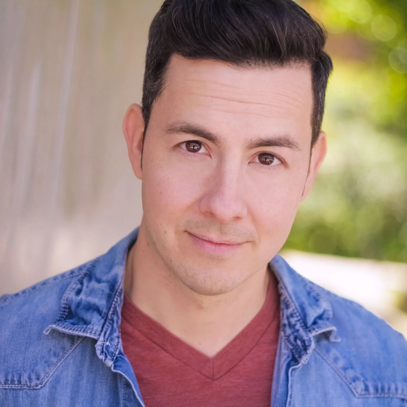 CHRISTOPHER KALE JONES * (Seymour) is thrilled to be making his acting debut at Mercury Theater Chicago, revisiting a role he first tackled at famed Ford's Theatre in Washington D.C. Perhaps best known for playing Frankie Valli in the 1st National Tour of Jersey Boys (including a Tonight Show appearance), Chris's other favorite roles include Chris in Miss Saigon (Foothills Theatre), Sebastian in Twelfth Night (Orlando Shakespeare Theatre) and Mercury in Olympus on my Mind (Bristol Riverside Theatre). Chicago-area credits include: Miracle on 34th St. (Theatre at the Center), The Ballad of Little Jo (Steppenwolf), A Midsummer Night's Dream (Chicago Shakespeare Theatre), The King and I and 2018’s Jeff-award winning production of Ragtime (Marriott Theatre). Also, a recording artist, Chris recorded four albums and toured internationally with his former band, PBS sensation Under the Streetlamp . Chris is a graduate of Northwestern, a proud member of Actors’ Equity Association, and thankful to be partnered with Gray Talent Group. Love to his wife and original Audrey, actress Jenna Coker-Jones, and of course to his little Audrey II, daughter Presley Rose Jones. Last year, Chris partnered with Mercury Theater Chicago to record his latest album DARIN: Live at the Mercury , a celebration of the hits of Bobby Darin, which is now on sale in the lobby! More at christopherkalejones.com and @chriskalejones.