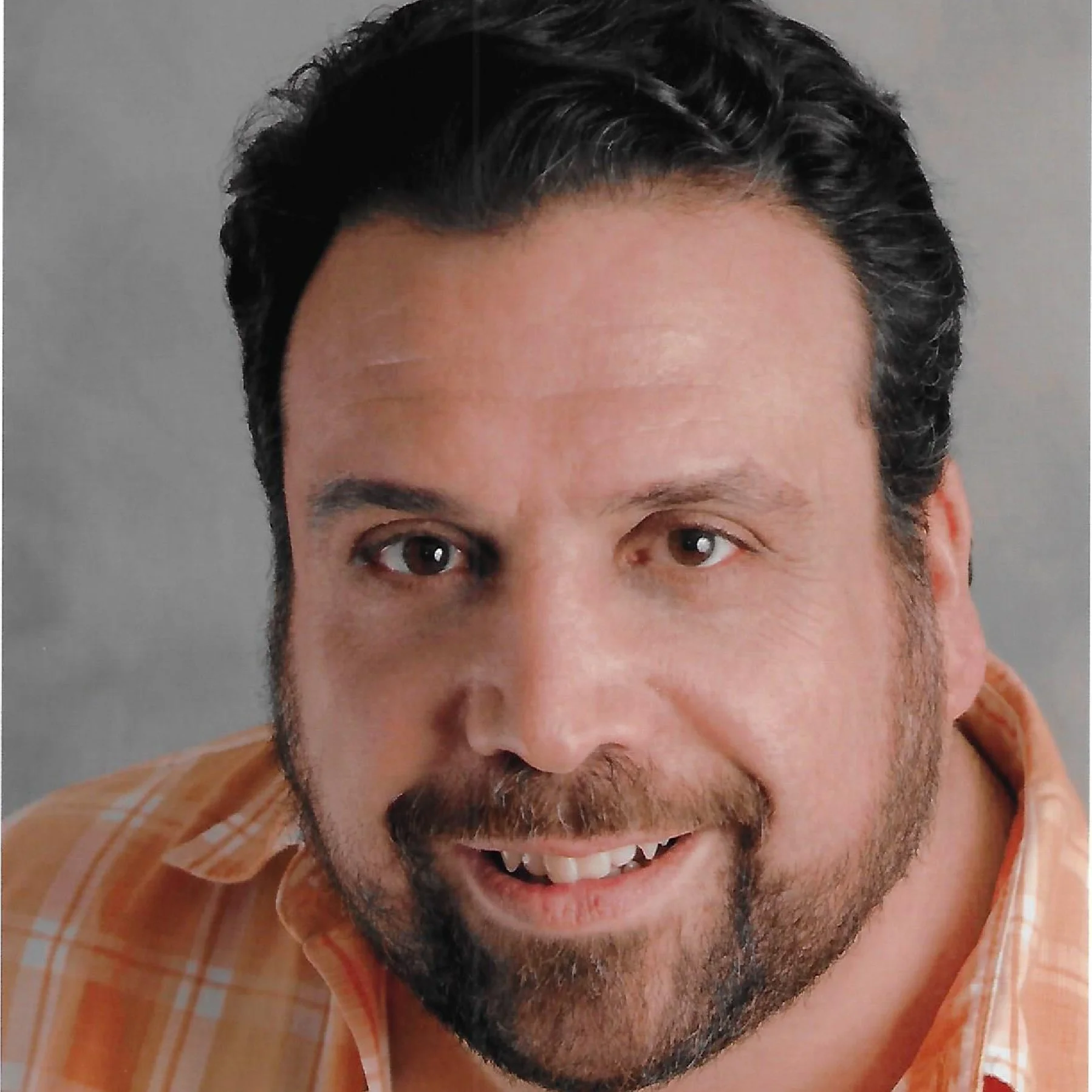 JOE SAVINO (Mr. Mushnik u/s) is thrilled to be making his debut at The Mercury Theatre. He also regularly performs at another venue on Southport, The Music Box Theatre, where he has been the pre-show emcee for their popular Sing-A-Longs and Christmas Shows for the past 18 years. Additionally, Joe has been a theatre teacher for 34 years. First, for the Chicago Park District, where he received a Kathy Osterman Award (the Oscars of city workers) for Outstanding Education Employee of the Year from Mayor Richard M. Daley for his public service to the City of Chicago in 1998. Second, for The Theatre of Western Springs where he has served on Faculty for 18 years and currently works. Joe has performed on many stages in the Chicago area: Drury Lane, Timeline, The Royal George, Circle Theatre, The Jedlicka Arts Center, The Raue Center For The Performing Arts, The Theatre of Western Springs. T.V Credits: Chicago Fire, The Beast with Patrick Swayze, Leverage, The Oprah Winfrey Show, MTV with Kathy Griffin, Film Credits: Chicago Overcoat, Eagle Eye, The Cache. He is a proud member of SAG.