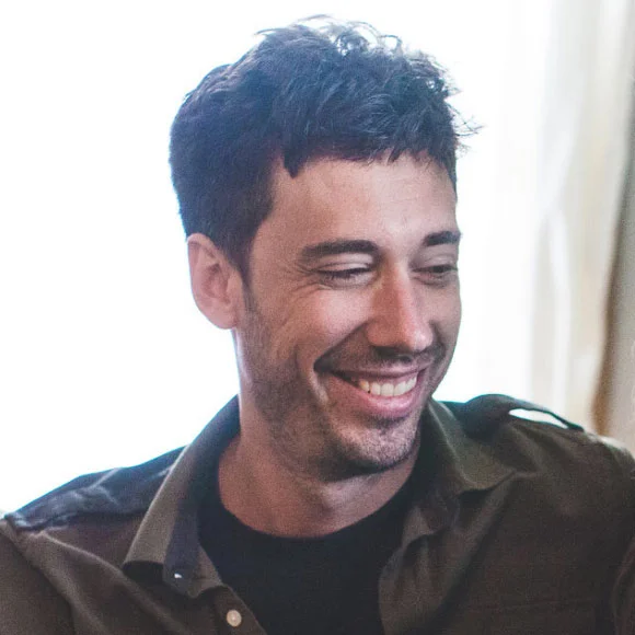 Sam Thompson Camera, Motion Graphics Sam Thompson is a filmmaker who works in editing, motion graphics and animation under Squawk Productions . When not tweaking keyframes in After Effects, he's raising a couple of kids and taking long walks in the woods.