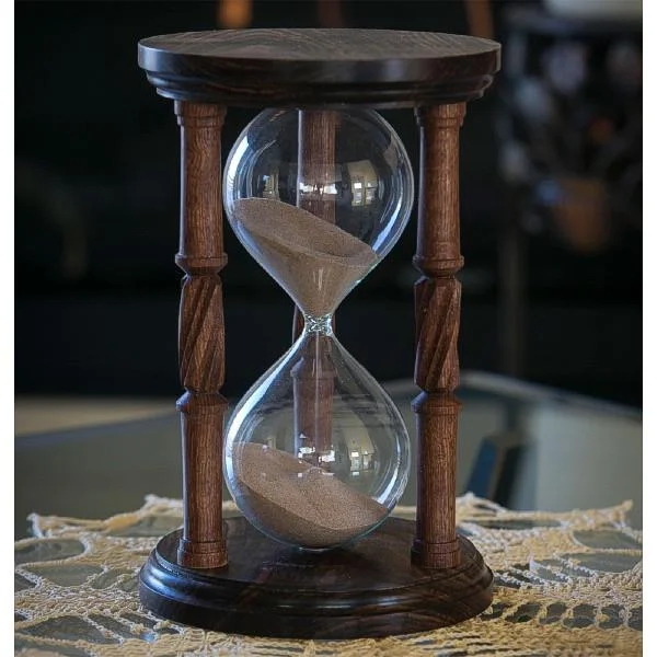 60-MINUTE HANDMADE HOURGLASS