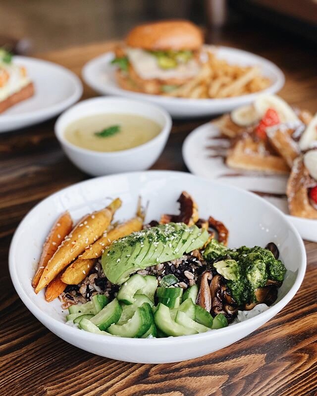 ❄️ Winter Menu is HERE!! ☃️
#eatgoodfeelgood
.
Come grab this delicious gluten-free vegetarian protein bowl &amp; try out some of our new items while you&rsquo;re here!
Nutella waffle 🧇
Potato leek soup🥔
Egg salad toast 🥚🍞
&amp; more! 😜
.
.
📍59
