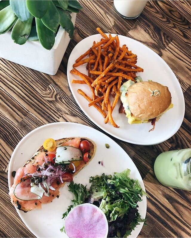 March already?! 🤪
📸 @ohyoufrancia
.
.
📍5910 S. Fort Apache Rd
HOURS: 7am - 3pm
🍃#neighborslv