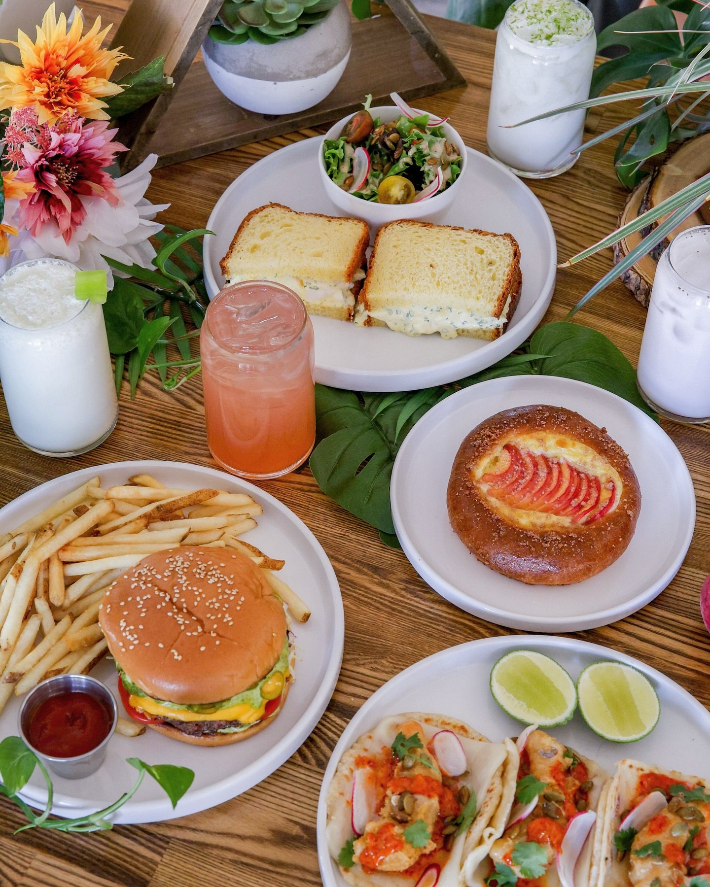 Brace yourselves for a new summer of taste explosions!! Our seasonal menu is here to make your taste buds dance 💃🏻🍑🍈🥑🌶️🍔🦐🌮

#summer #summervibes #brunch #coffee #cafe

⌂ 5910 s fort apache rd
◷ 8am - 3pm daily
#neighborslv