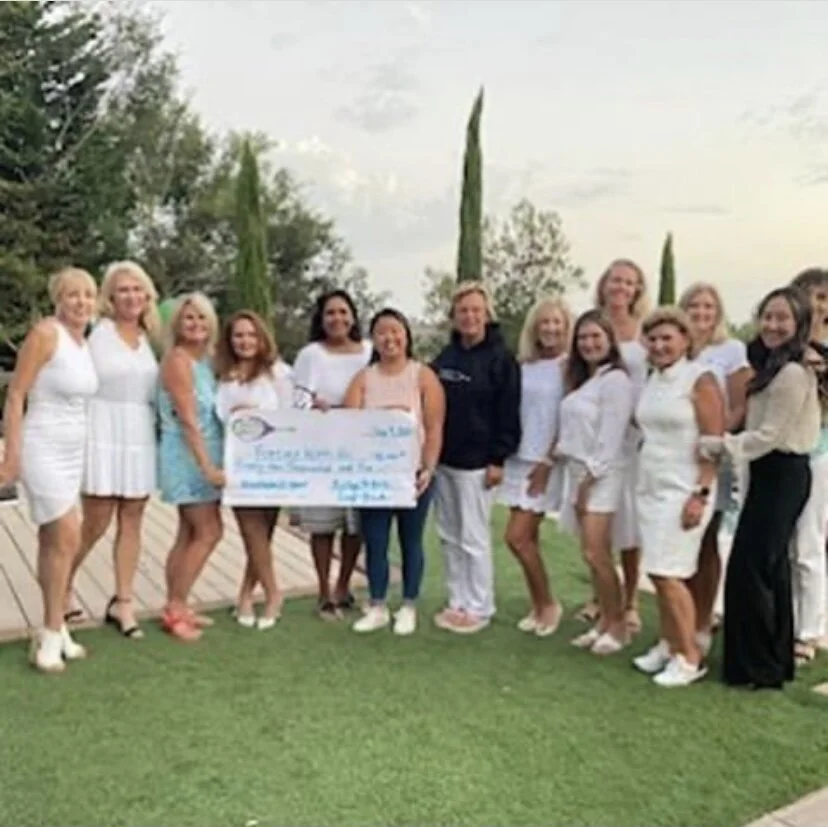 Tennis Serves Others