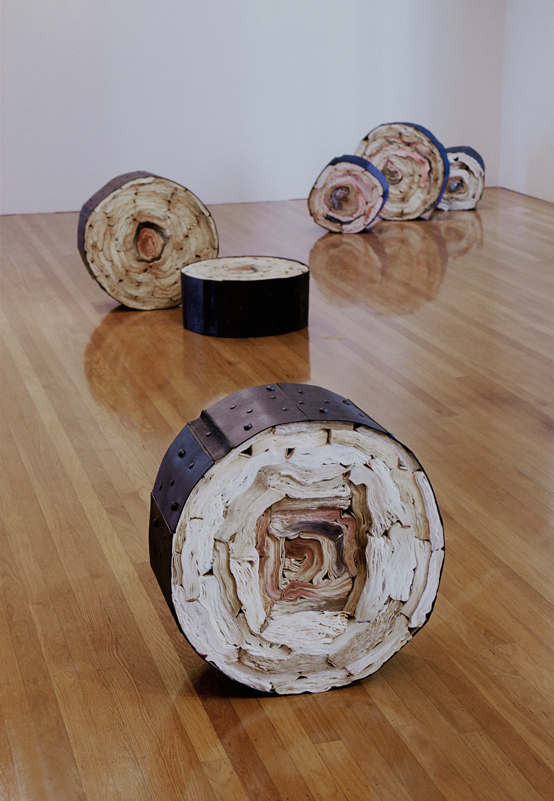 VOLUMES 2001