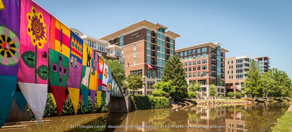 Image of RiverPlace mixed-use building - exterior