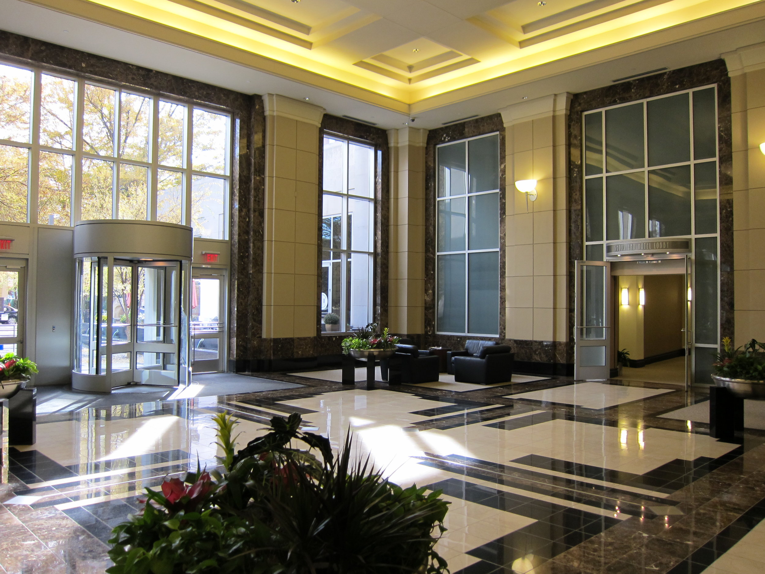 Image of Poinsett Plaza lobby