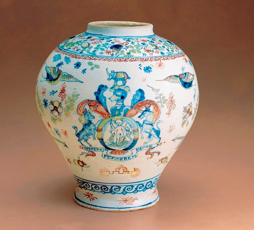 024 delft jar.jpg