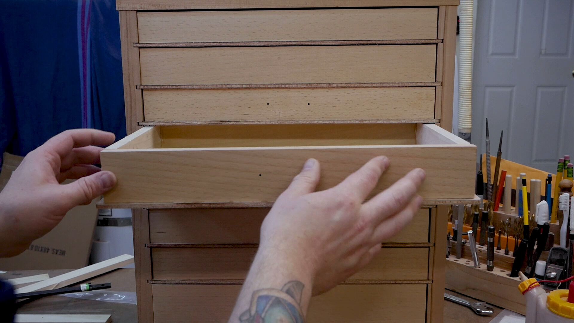  Before the glue sets, i double check the drawer will fit in it’s intended place before clamping it down. 