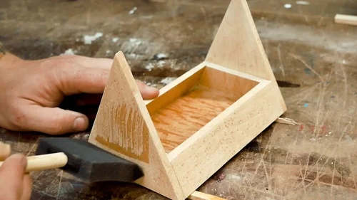 diy book stand - DIY Campbellandkellarteam