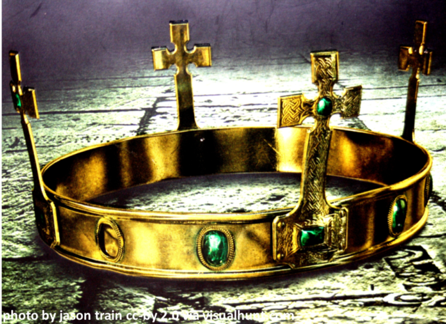 gold-crown-attributed-e1519769736884.png