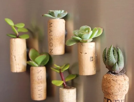 For more wine cork magnet ideas click here.