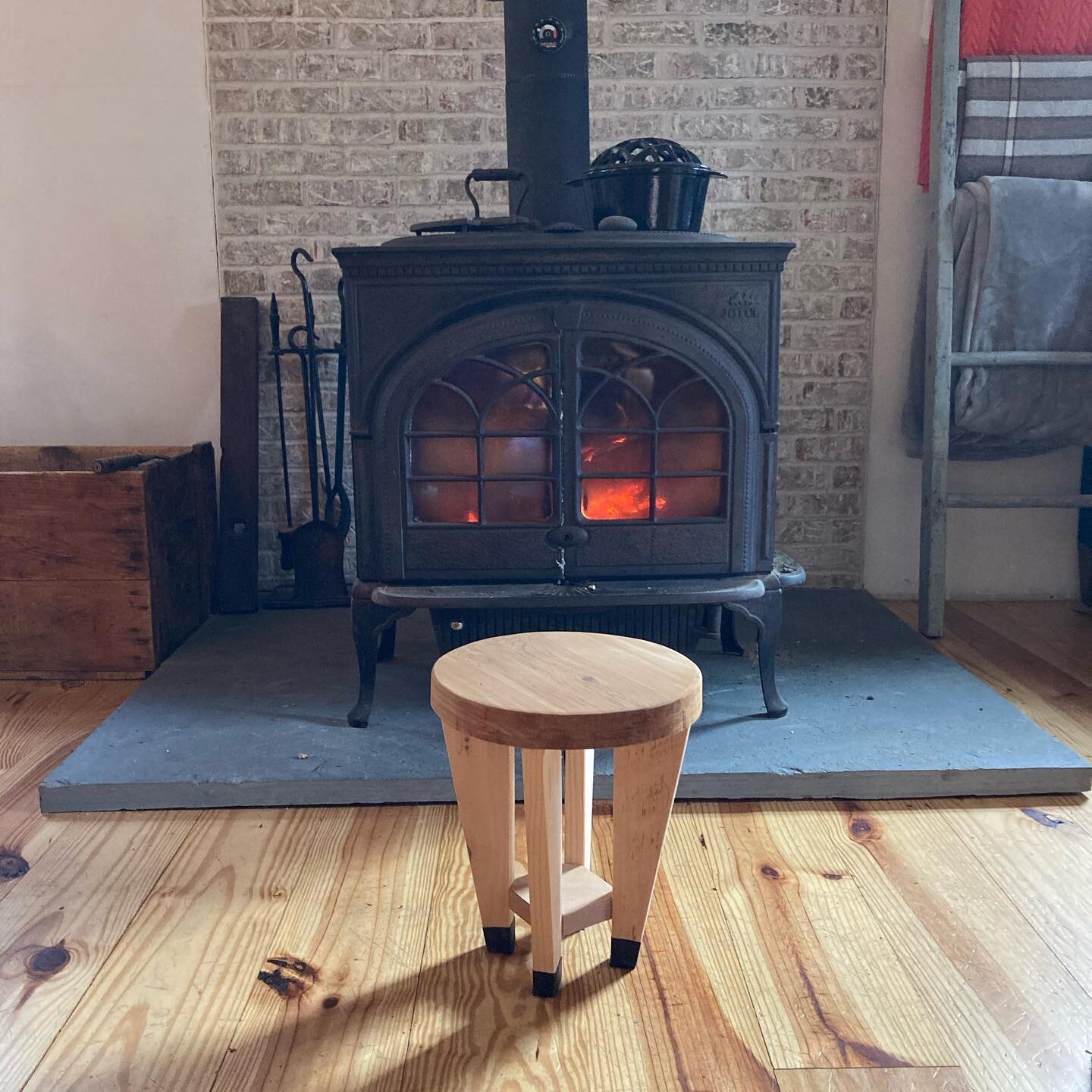 Stovestools!! Stovestools combine utility and rustic elegance. All individually hand made in Rhode Island. Upcycled bike tube feet (@stedmansbikeshop) provide a unique pivoting foot system for your woodstove needs!
Find them at embercrafts.com stoves