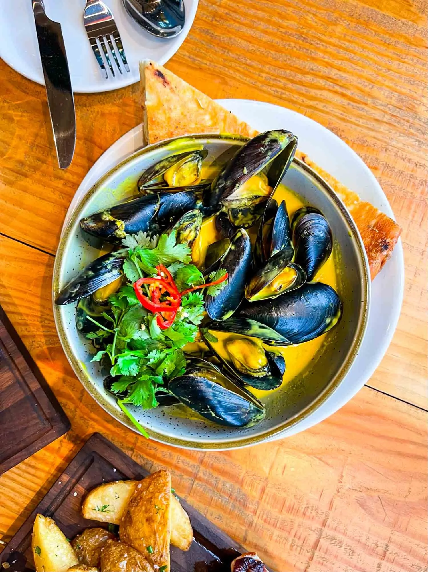 Henni's Kitchen & Bar in White Salmon, Washington