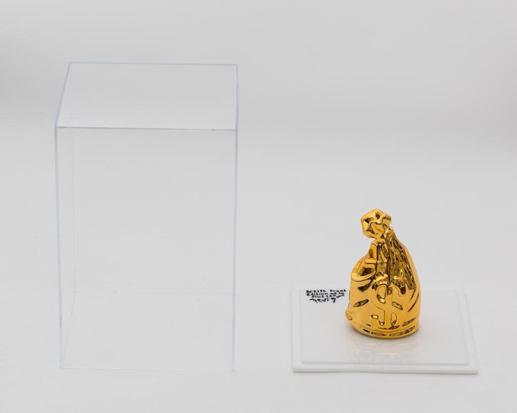 ZVG-S18048 Zevi G Art SECURE THE BAG Gold 6 inch Biodegradable Resin Sculpture 2018 3.JPG