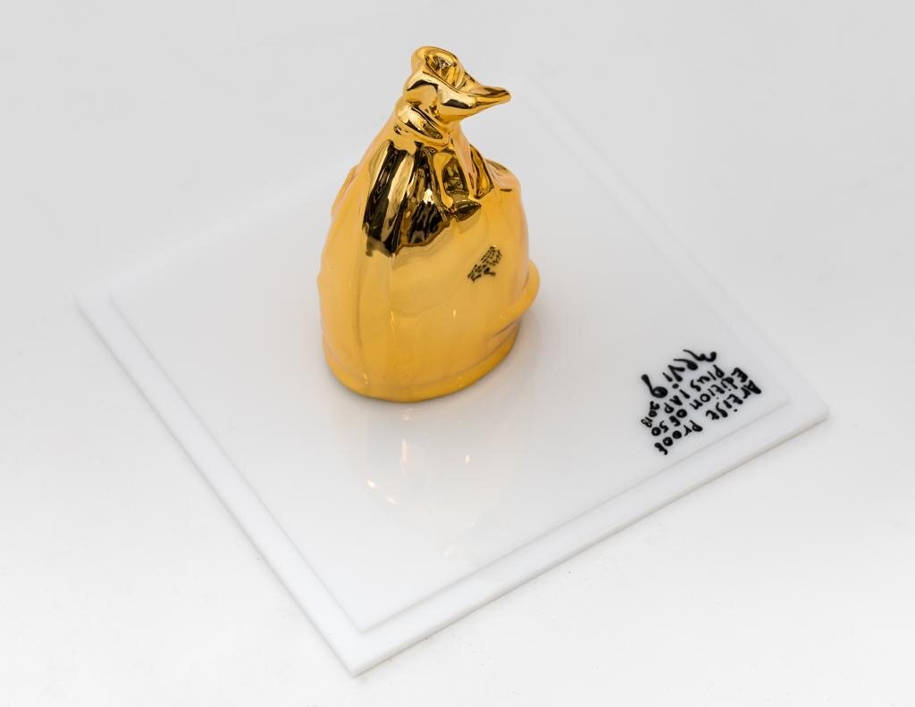 ZVG-S18048 Zevi G Art SECURE THE BAG Gold 6 inch Biodegradable Resin Sculpture 2018 2.JPG