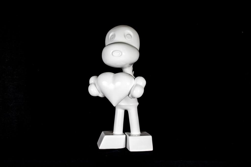 ZVG-S17010 Zevi G Art The Messenger WHITE OUT SERIES Sculptures 2017 6.JPG
