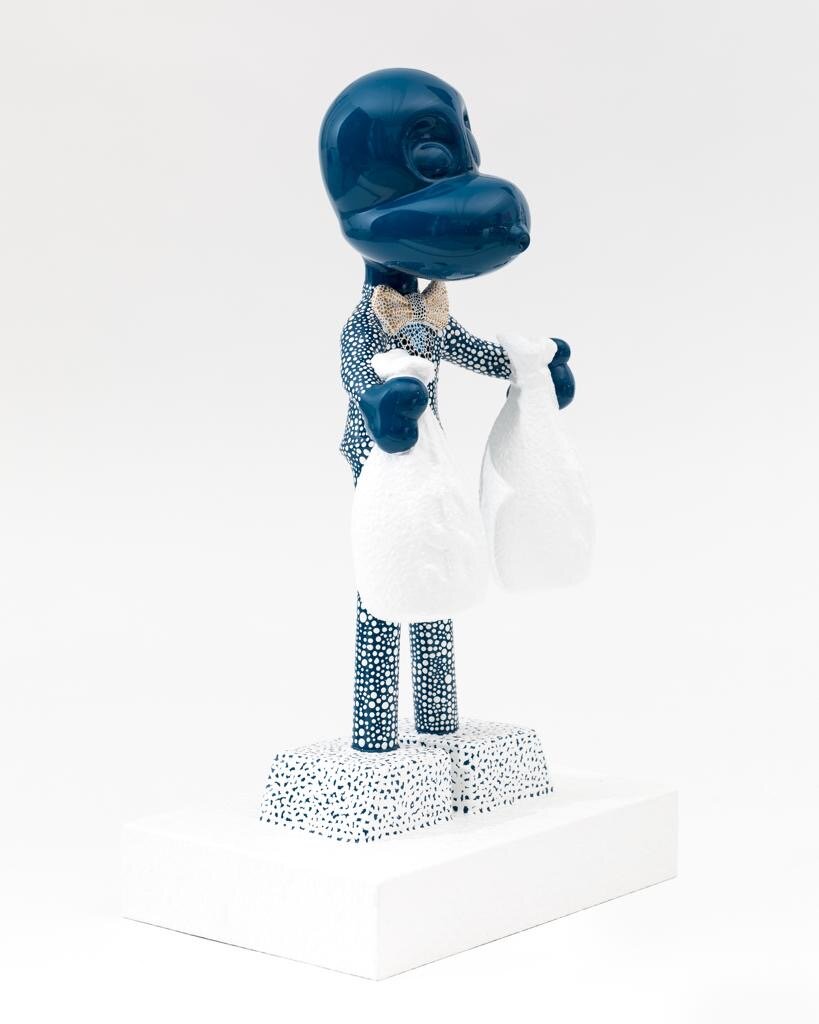 ZVG-S18043 Zevi G Art MR. MONEYBAGS WHITE DOTS EDITION blue white 18 inch Resin Sculpture 2018 4.JPG