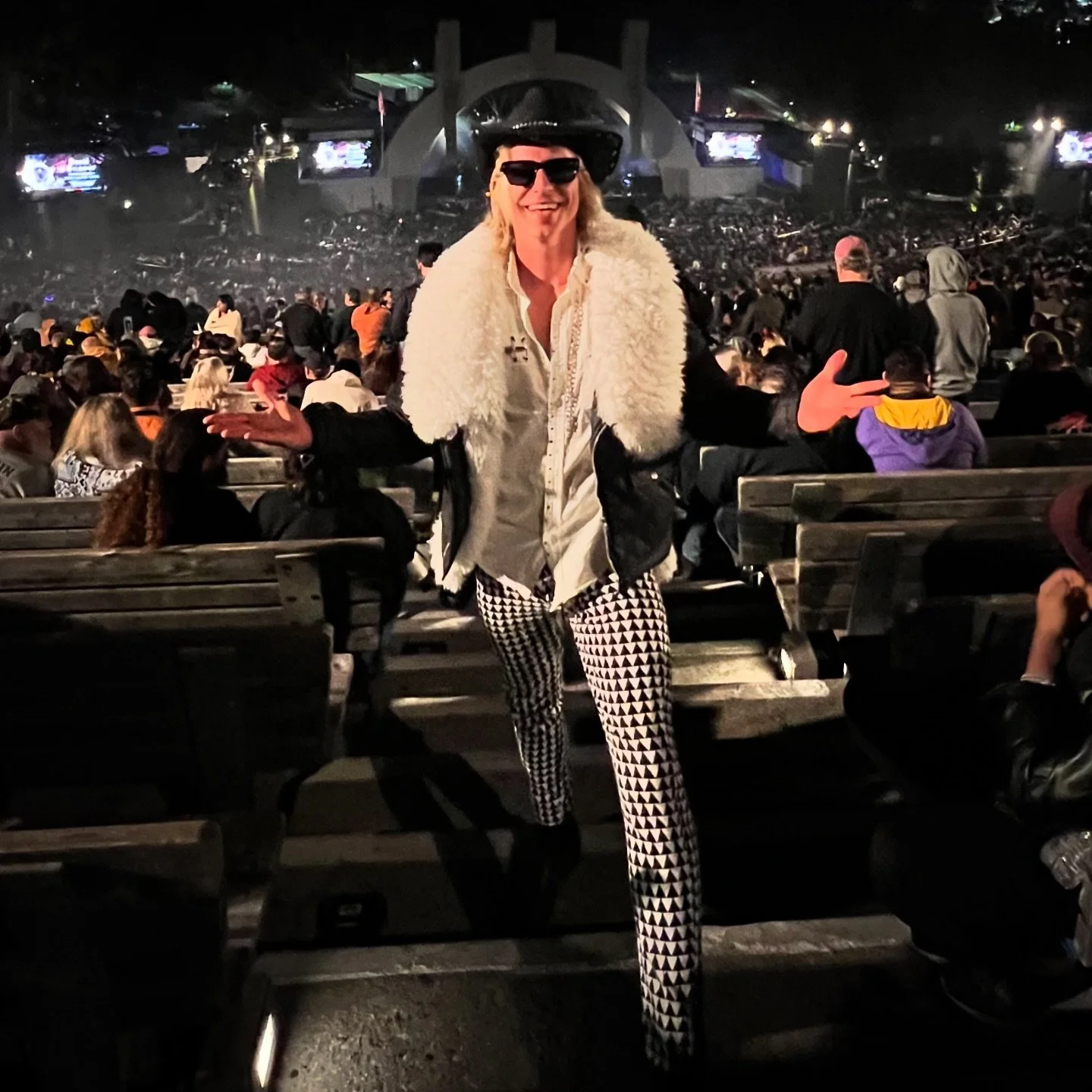 Watched my all-time favorite band, Pink Floyd @davidgilmour on Hollyween at the Hollywood Bowl. Blessed 🙏🏻🫶🏻💫

#davidgilmour #inspiration #TheSonicUniverse