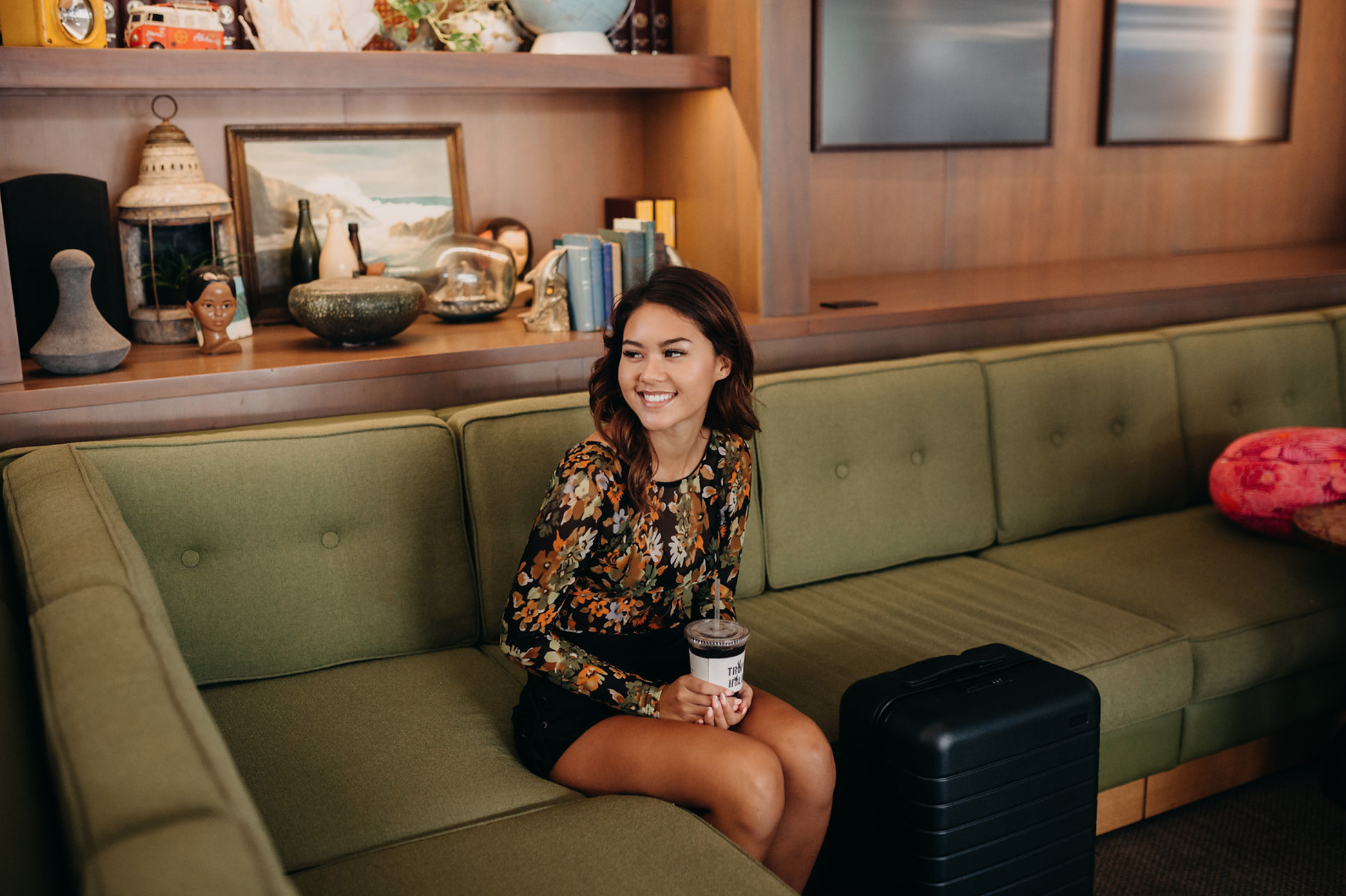 leah flores travel blogger photographer surfjack hotel hawaii tourism