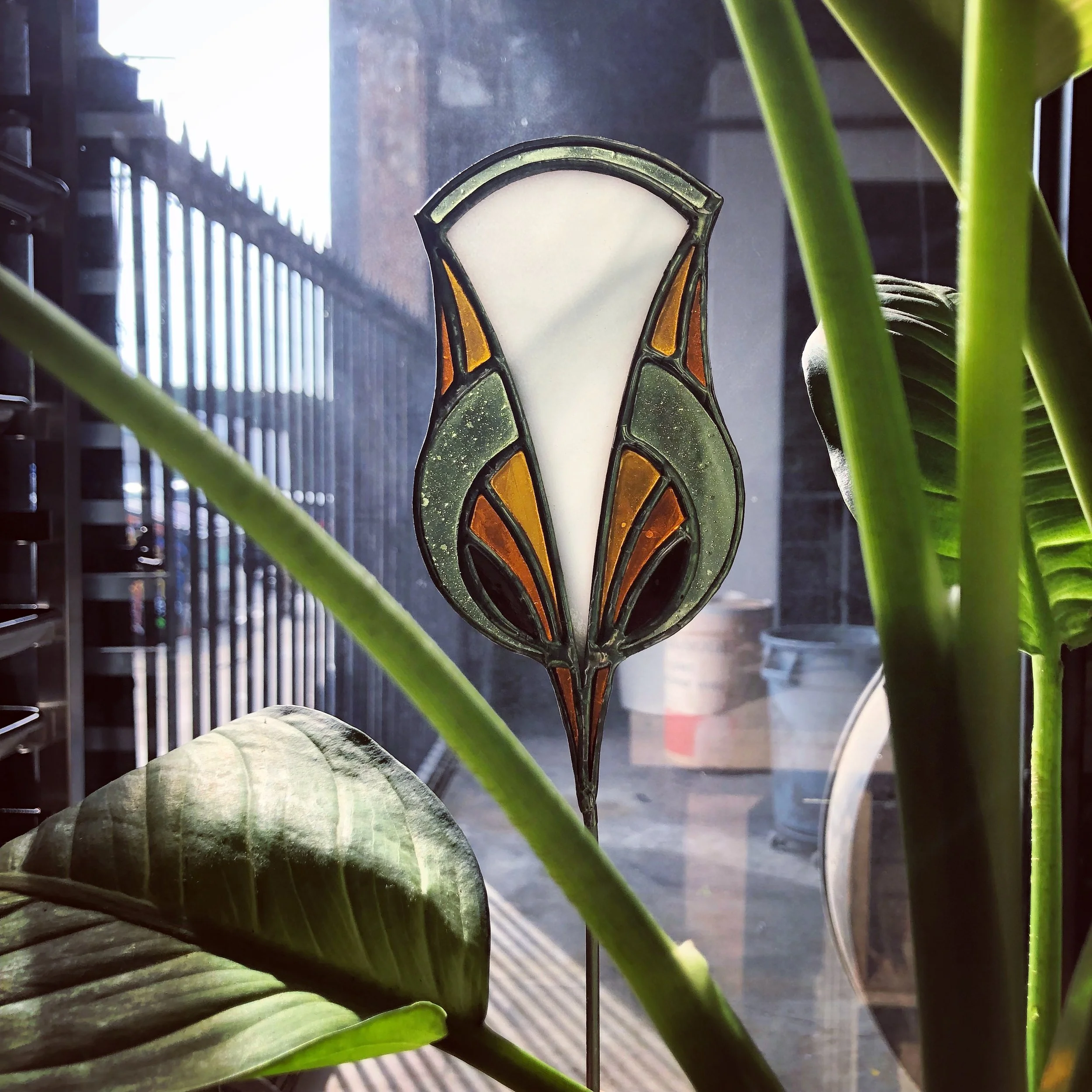 Deco Fan Planter Stake in 70s Palette