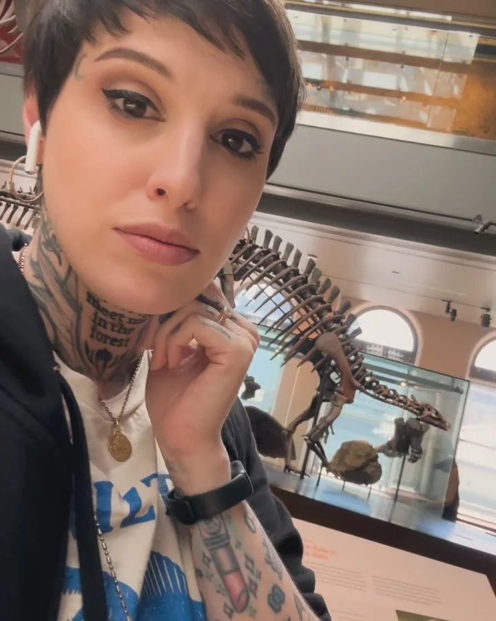 Yesterday was Dino day for us at the Los Angeles Natural History Museum! Their dinosaur displays are fucking insane 😭
Thanks for this nerdy ass trip @terrencevaccaro 🖤