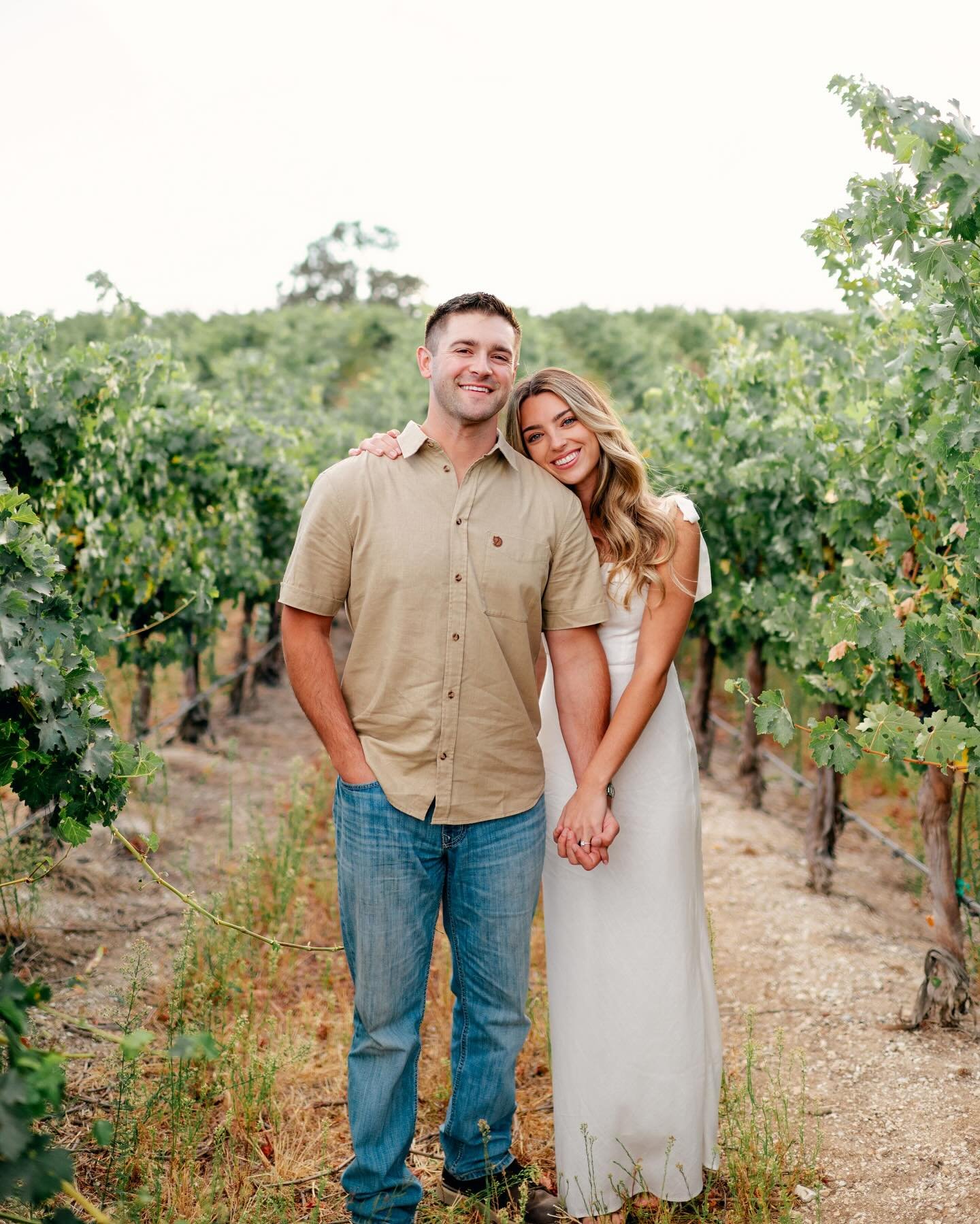 Our venue offers 25+ acres of vineyards to go explore and take photos in!! Beautiful for golden hour photo ops ✨

Weddings, engagement sessions, birthday parties, anniversary dinners, photoshoots&hellip; just a few of our favorite things! We love see