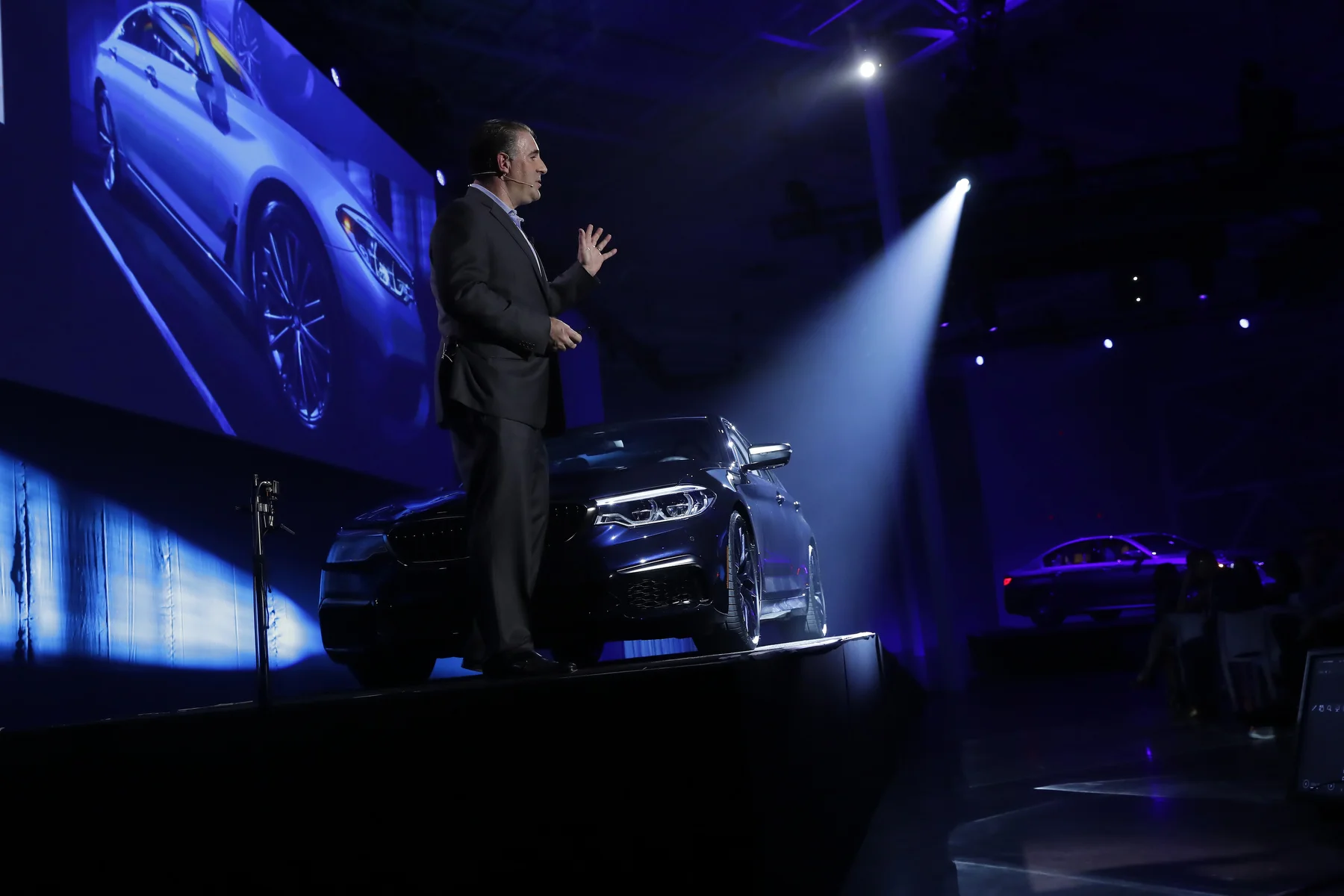 _0667_BMW5REVIEAL.JPG