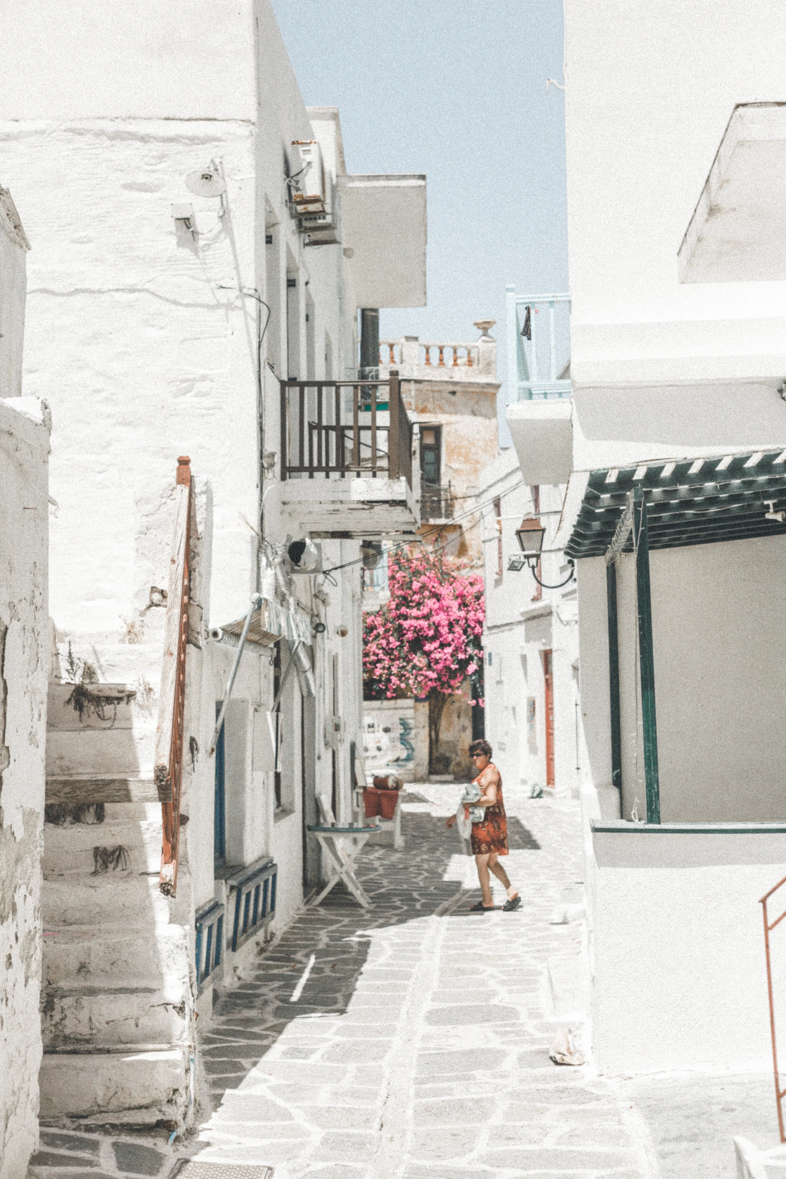 The streets of Greece are like probably the only maze in the world that you won't mind getting lost in. Paros, July '17.
