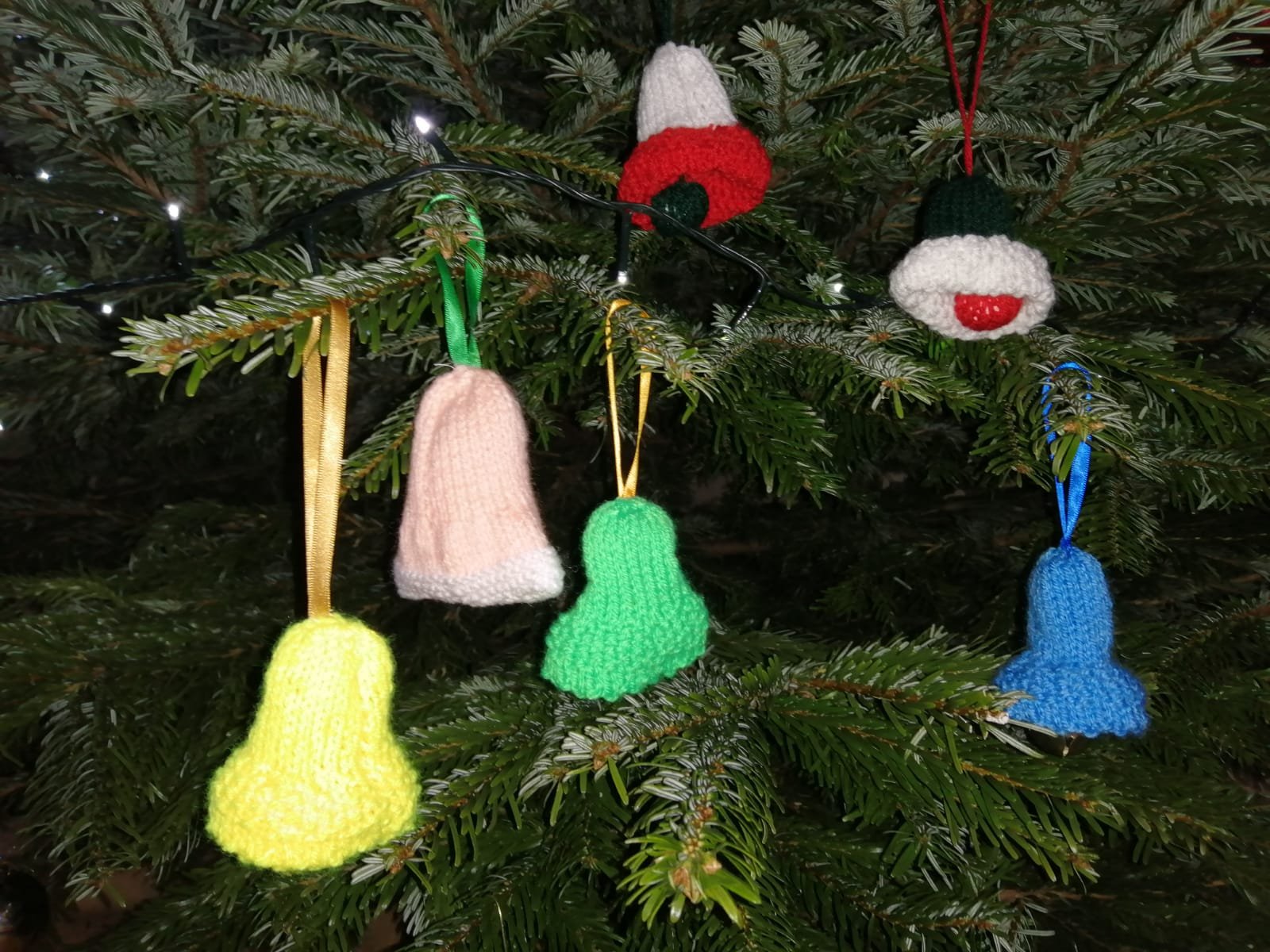 Christmas knitted bells, 2021.jpg