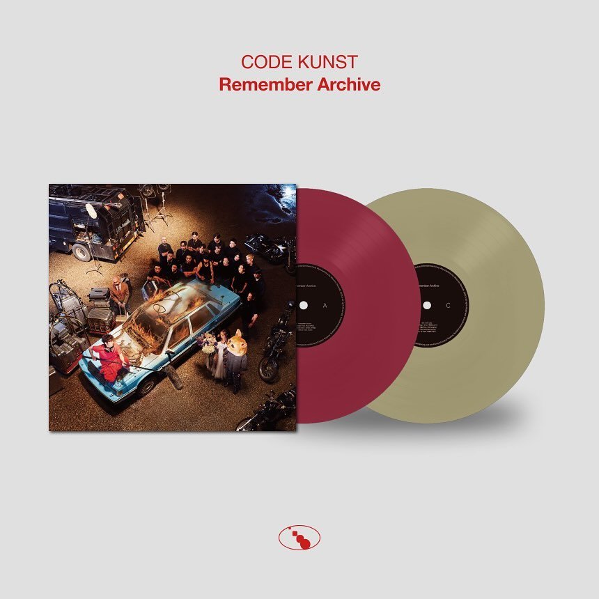 [코드 쿤스트 (CODE KUNST)] 
ㅤ
코드 쿤스트 (CODE KUNST), [Remember Archive] 바이닐(Vinyl) 예약 및 온/오프라인 판매 안내
ㅤ
Pre-order Now Available:
https://aomgofficial.lnk.to/RA_Vinyl
(Link in bio)
ㅤ
Offline sales starts on 2024. 04. 18. THU (KST)
ㅤ
코드 쿤스트의 다섯번째 정규앨범 [Remembe