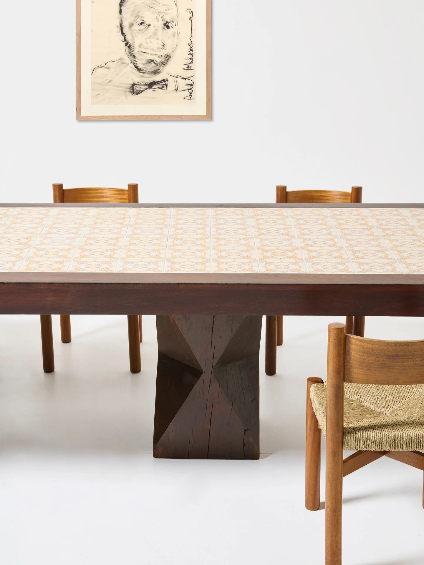 MAZE ART GSTAAD 🏔️🪑
LAFFANOUR | GALERIE DOWNTOWN PARIS

Du 19 au 22 f&eacute;vrier 2026, pour @maze.presents, @laffanourgaleriedowntown pr&eacute;sente en exclusivit&eacute; une table de repas in&eacute;dite de Jos&eacute; Zanine Caldas, figure maj