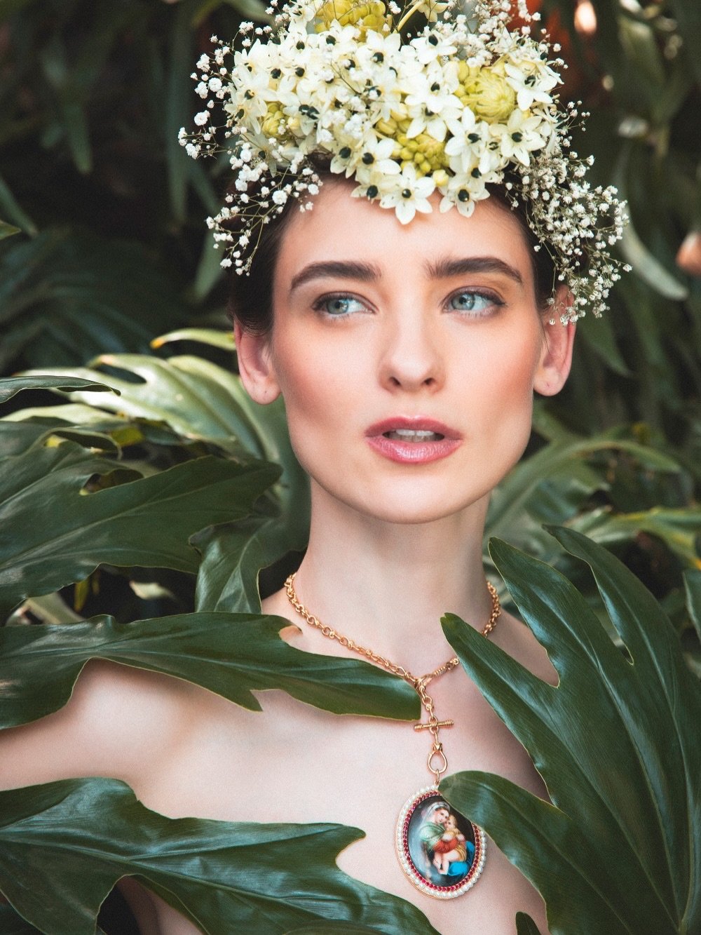 SANTOS Y CIELOS 💎 🕊️ COLETTE JEWELRY

Avec Santos y Cielos, @colettejewelry propose une lecture contemporaine de l&rsquo;iconographie sacr&eacute;e mexicaine, entre d&eacute;votion intime et &eacute;criture joailli&egrave;re.

M&eacute;dailles pein